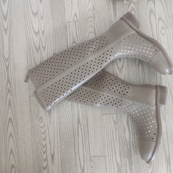 High boots - Picture 3 of 7